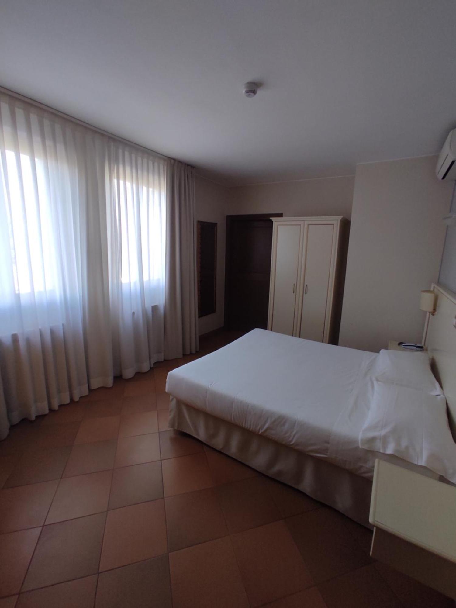 Hotel Le Mura Фолиньо Екстериор снимка