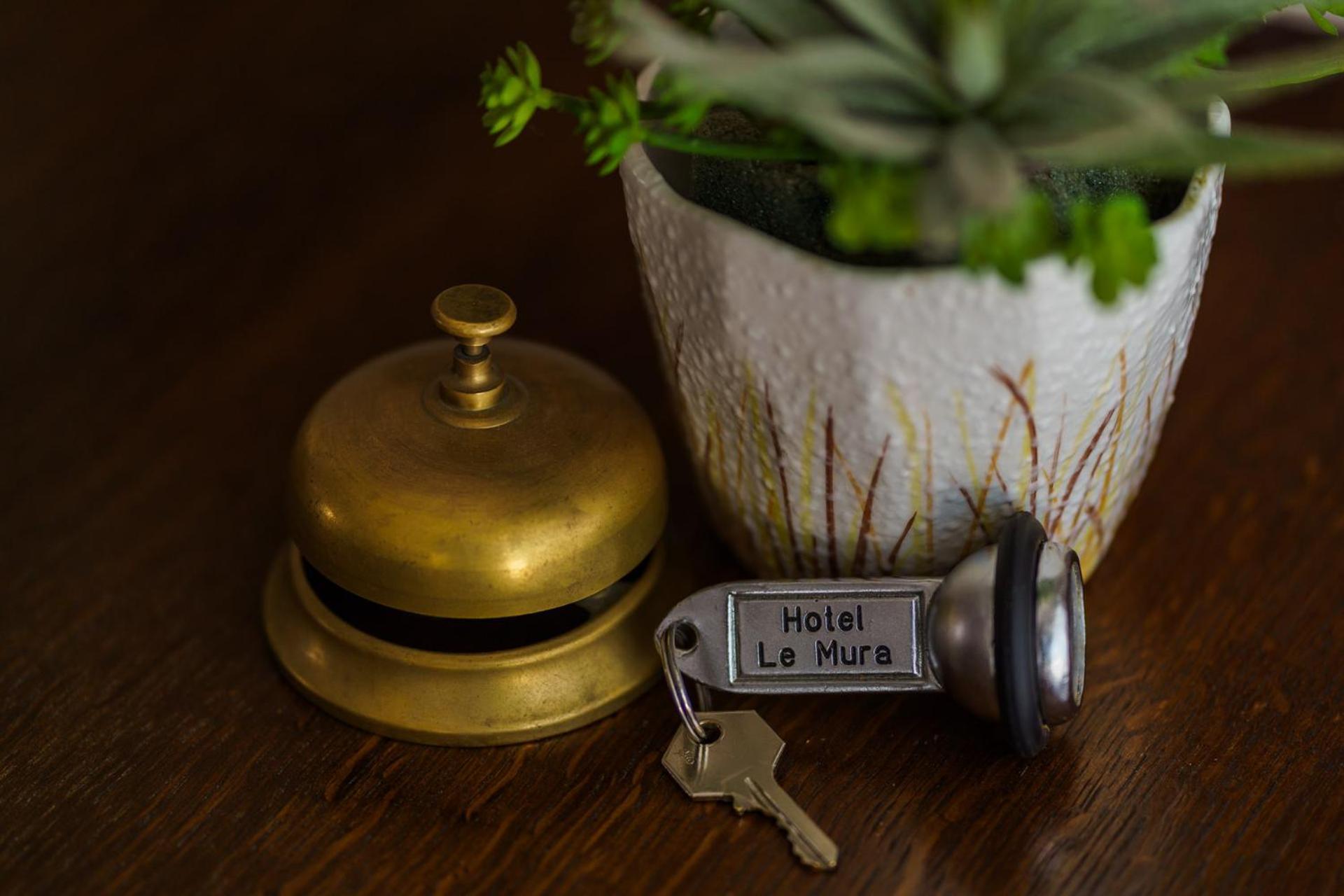 Hotel Le Mura Фолиньо Екстериор снимка