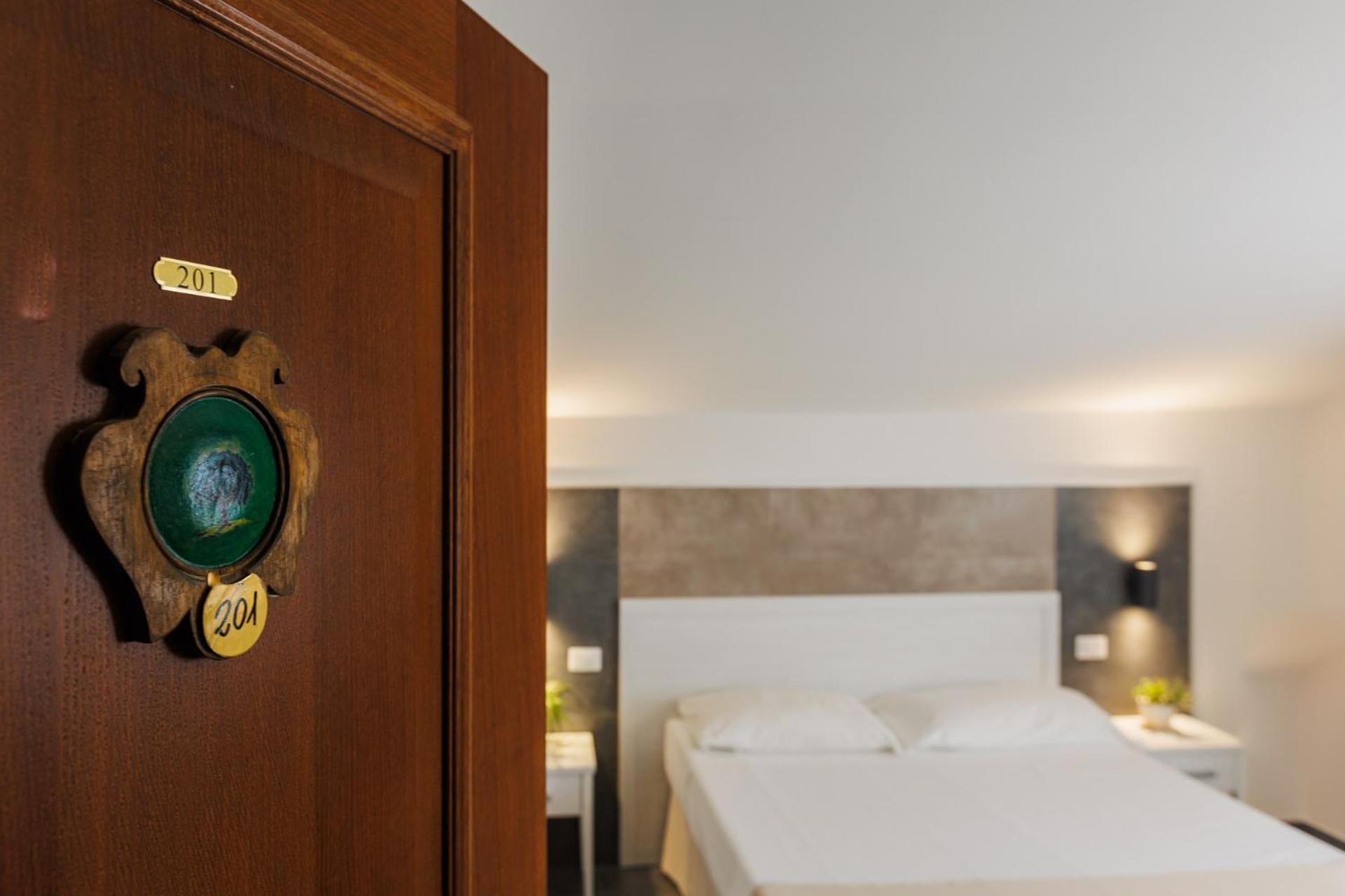 Hotel Le Mura Фолиньо Екстериор снимка