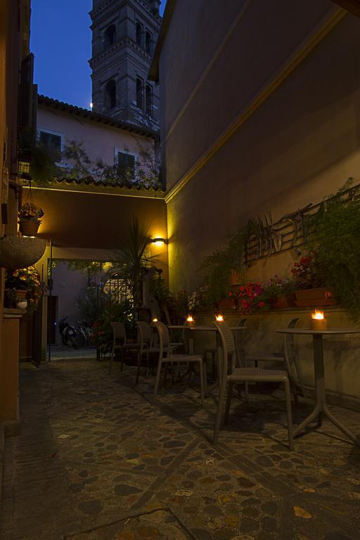Hotel Le Mura Фолиньо Екстериор снимка