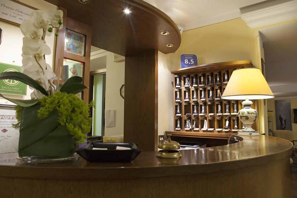 Hotel Le Mura Фолиньо Екстериор снимка