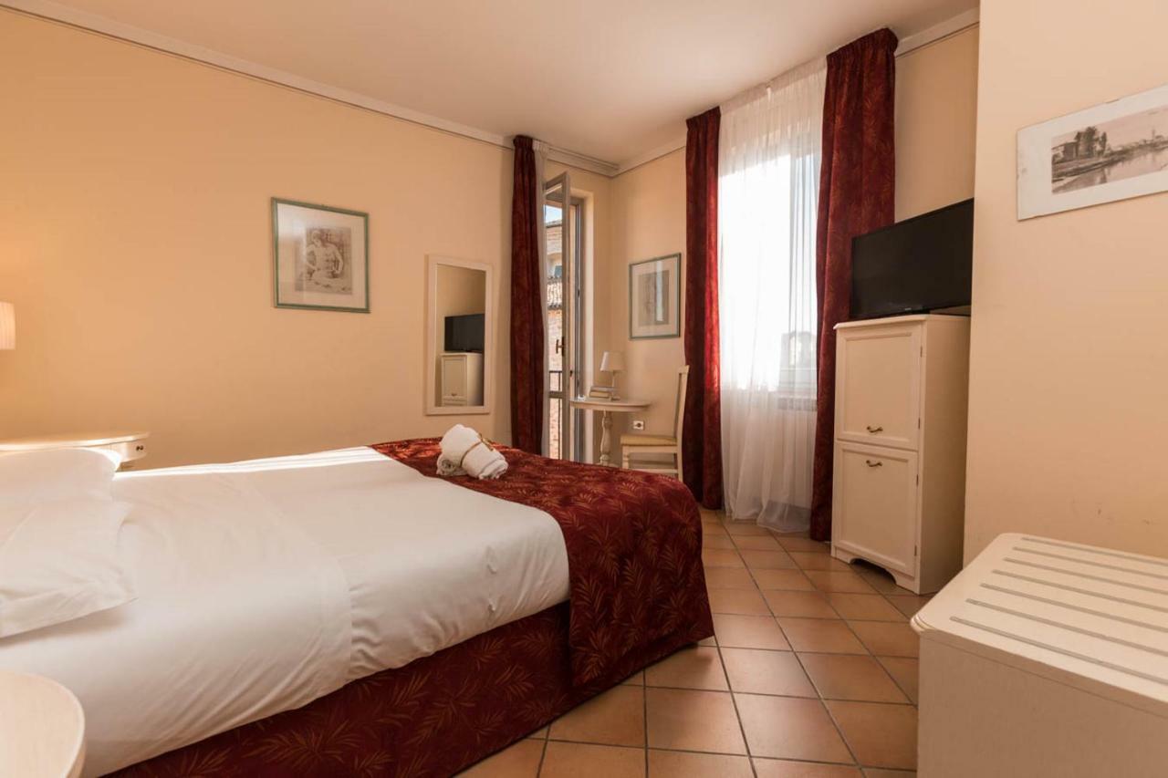 Hotel Le Mura Фолиньо Екстериор снимка