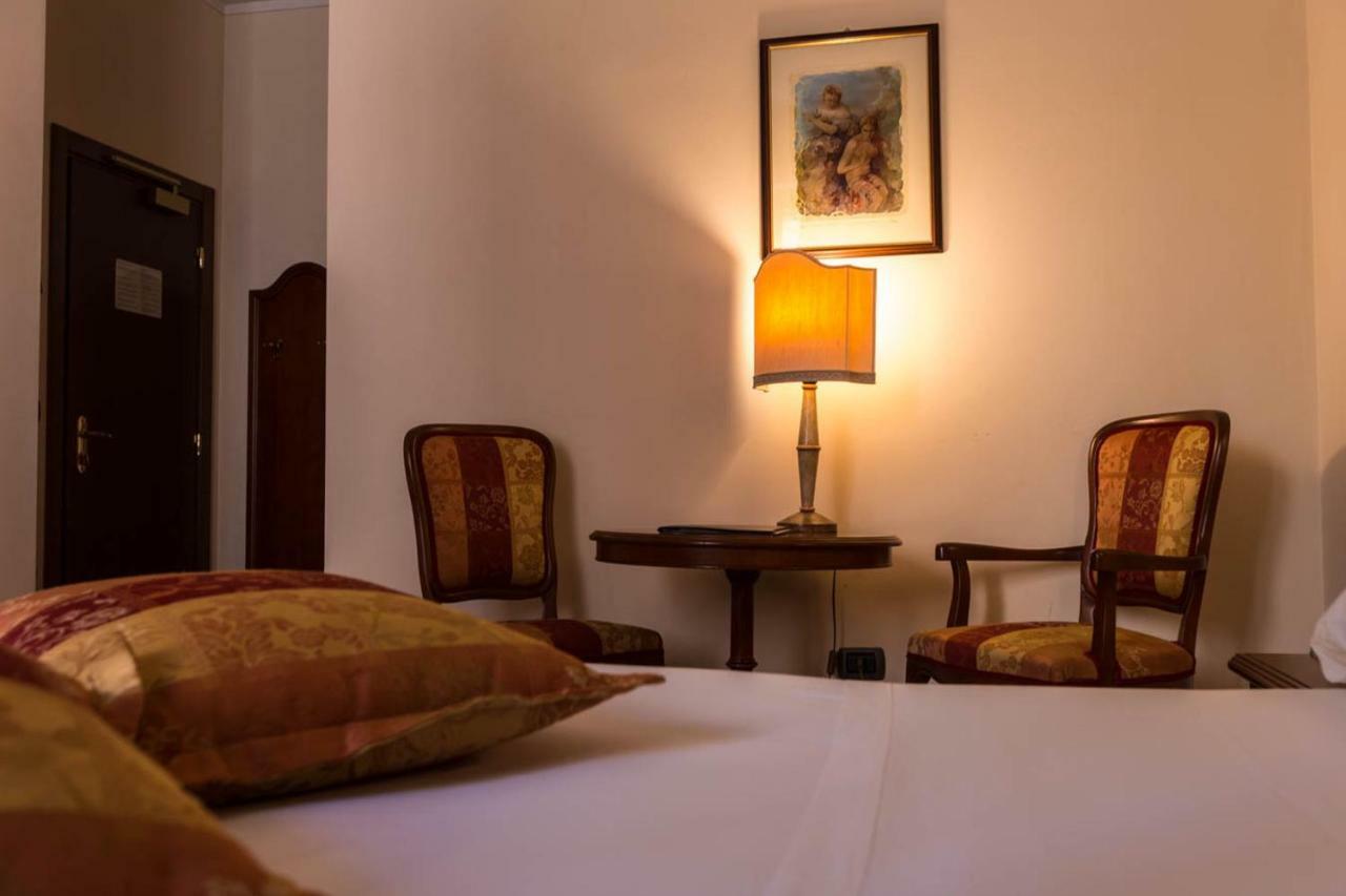 Hotel Le Mura Фолиньо Екстериор снимка